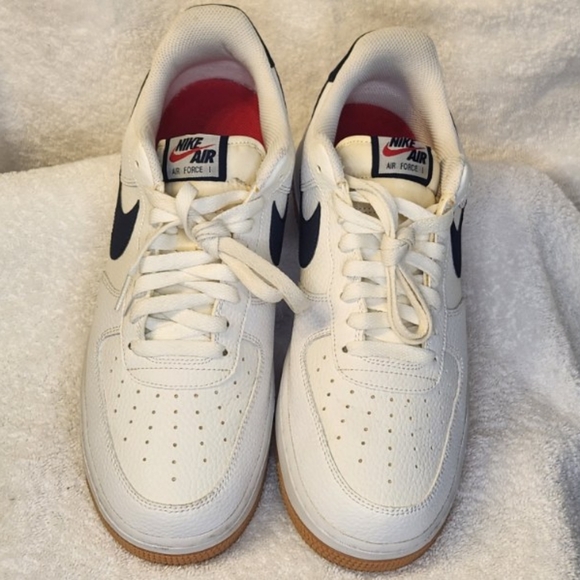White with black swoosh & tan sole Air Force 1 '07 - Picture 4 of 7